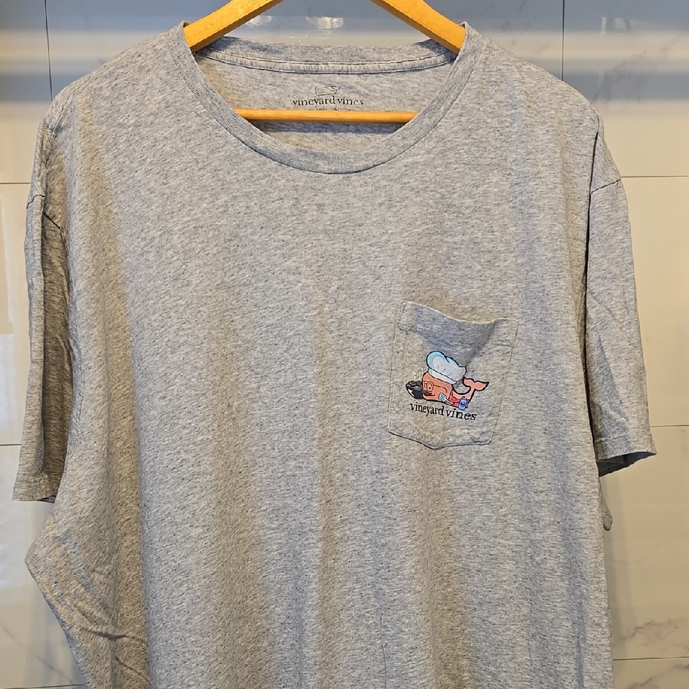 Men's Vineyard Vines Gray BBQ T-Shirt with BBQ Whale
